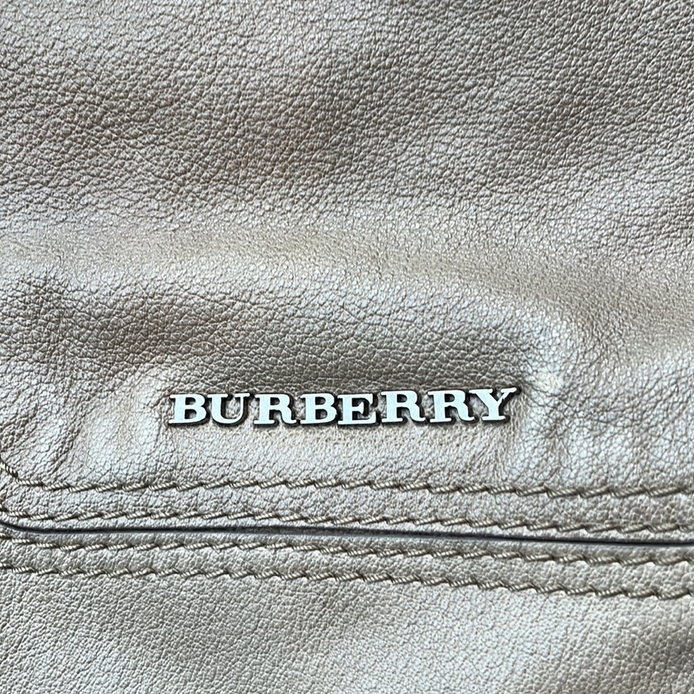 SALE! 🔥Limited Edition BurberryPebbled Leather Chain Hobo bag - EXCLUSIVE!! W/B - Picture 5 of 17